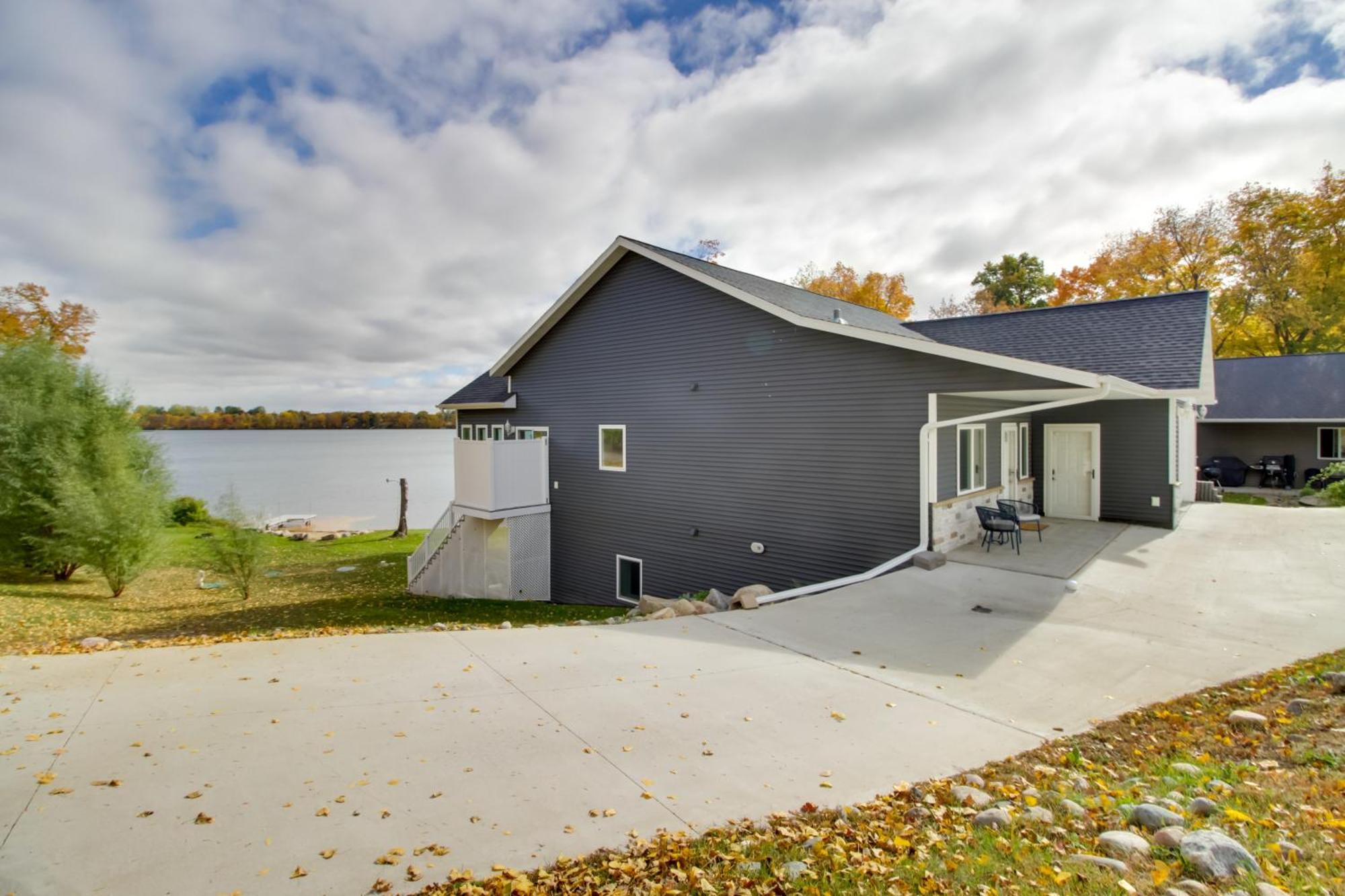 Pearl Lake Retreat With Dock And Stunning Views! Detroit Lakes Zewnętrze zdjęcie